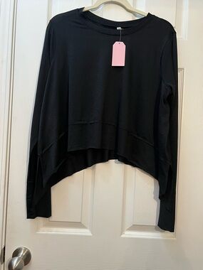 🦋 NWT Zenana Outfitters black long sleeve flow top  size large